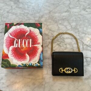 Gucci - New Never Used - Black Grained Leather Wallet w Handheld Removable Chain